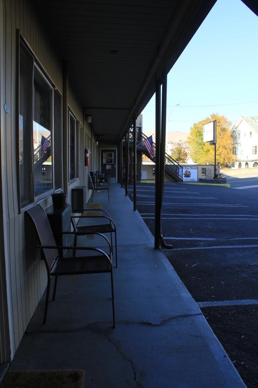 John Day Motel Экстерьер фото